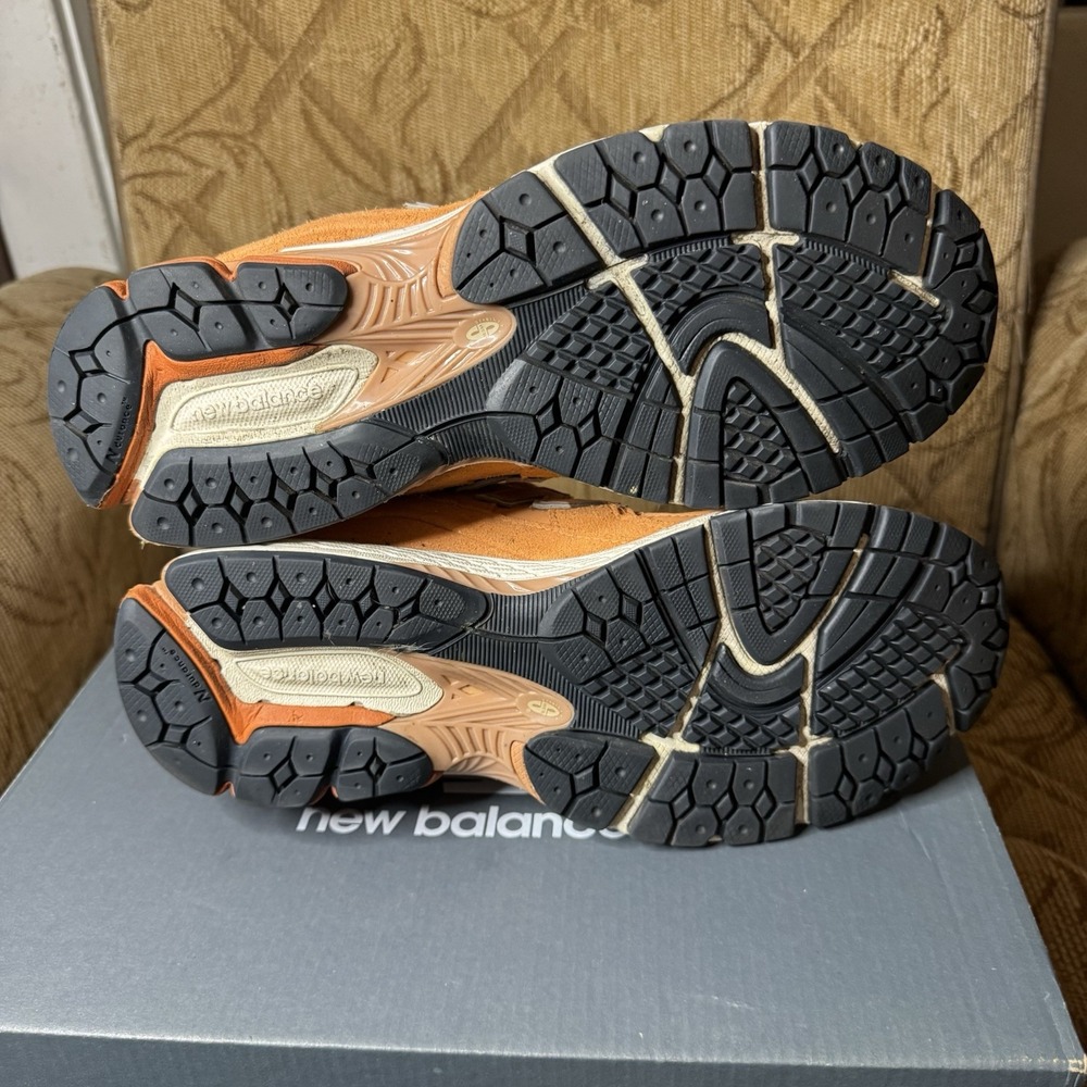 Size 10.5 - New Balance 2002R Copper Infield Clay W/Box *Smoke Odor - Picture 7 of 9
